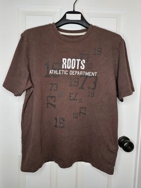 Roots Men's Brown Logo Graphic Tee Cotton T-Shirt Size L